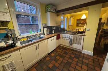 Victoria Park Road, Clarendon Park, Leicester - Image 3