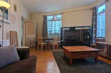 Cathays, Cardiff - Image 2