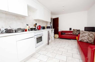 Off Dawlish Road, Selly Park, Birmingham - Image 2