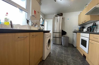 Roath, Plasnewydd, Cardiff - Image 3