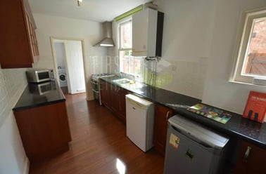 Thurlow Road, Clarendon Park, Leicester - Image 3