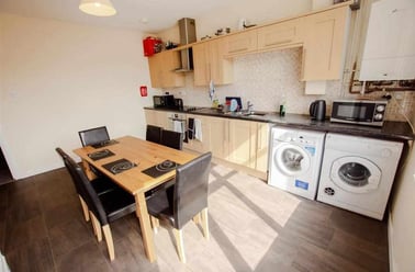 Raddlebarn Road, Selly Park, Birmingham - Image 3