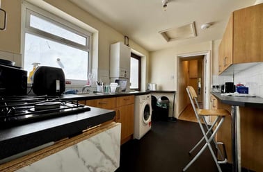 Roath, Plasnewydd, Cardiff - Image 3