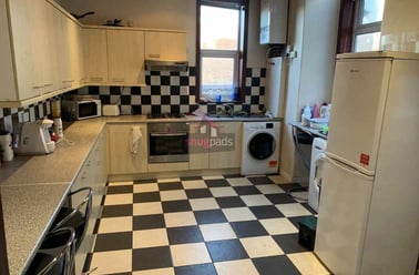 Salford, Seedley - Image 2