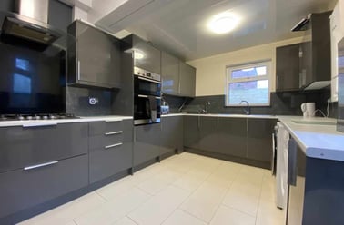 Roath, Plasnewydd, Cardiff - Image 2