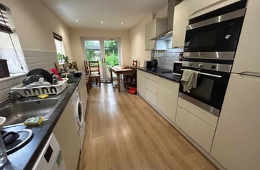 Cathays, Plasnewydd, Cardiff - Image 2