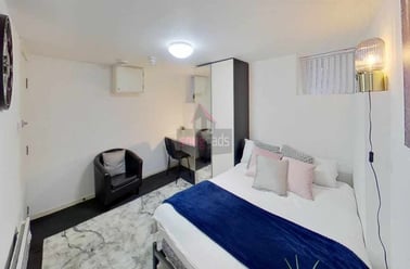 Salford, Ellesmere Park - Image 2