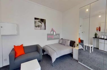 Salford, Ellesmere Park - Image 2