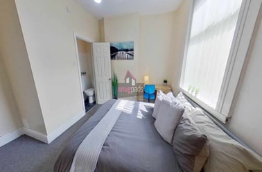 Salford, Ellesmere Park - Image 2