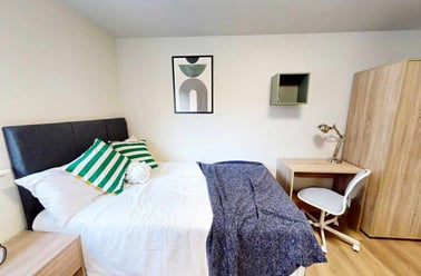 Oxford Street, City Centre, Leicester - Image 2