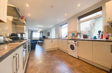 Cathays, Plasnewydd, Cardiff - Image 2