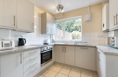 Mowbray Avenue, St Sidwells, Exeter - Image 3