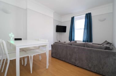 Roath, Plasnewydd, Cardiff - Image 2