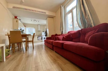 Heath, Gabalfa, Cardiff - Image 2