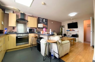 Cathays, Cardiff - Image 3