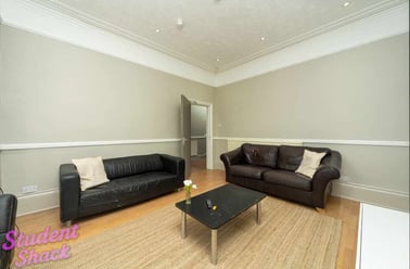 Moss Lane East, Rusholme, Manchester - Image 2