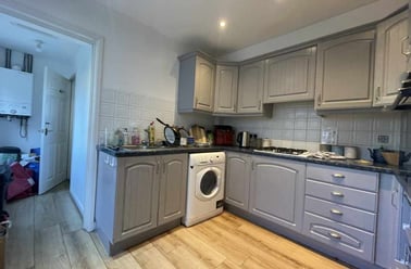 Roath, Plasnewydd, Cardiff - Image 2