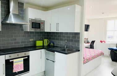 Extra Large Studio, Demontfort Street, Highfields, Leicester - Image 2