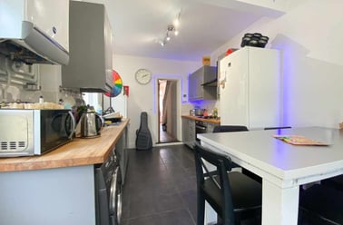 Cathays, Cardiff - Image 2