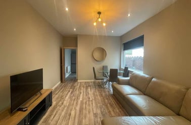 Heath, Gabalfa, Cardiff - Image 2