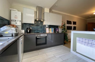 Cathays, Cardiff - Image 2