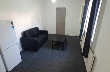  2, 20, Cathays, Cardiff - Image 2