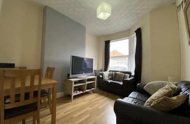 Cathays, Cardiff - Image 2