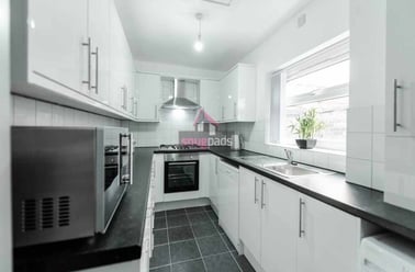 Salford, Pendleton - Image 3