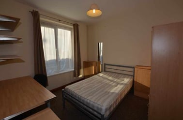 Cathays, Cardiff - Image 3