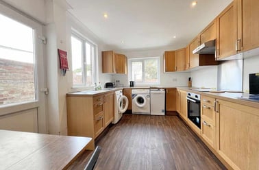 Bonhay Road, St David's, Exeter - Image 3