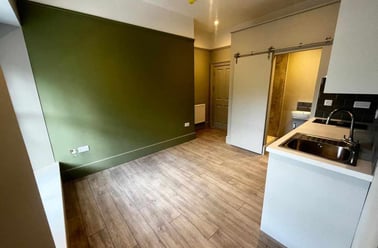Walter Road, City Centre, Swansea - Image 2