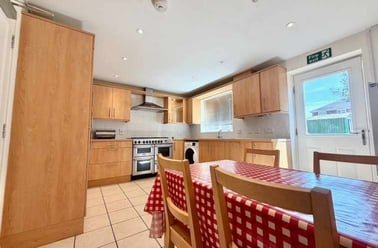 55 Whistlefish Court, Earlham, Norwich - Image 2