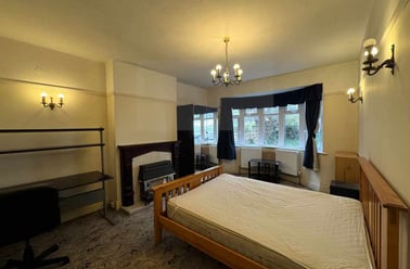 Victoria Park Road, Clarendon Park, Leicester - Image 3