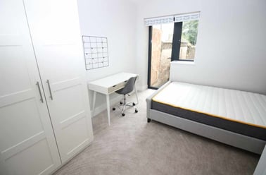 Cathays, Cardiff - Image 3