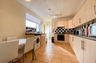 Cathays, Cardiff - Image 3