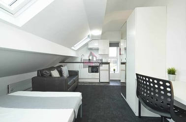 Salford, Ellesmere Park - Image 2