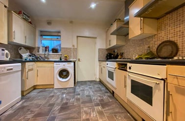 Roath, Plasnewydd, Cardiff - Image 3