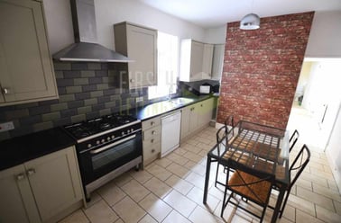 Seymour Street, Highfields, Leicester - Image 2