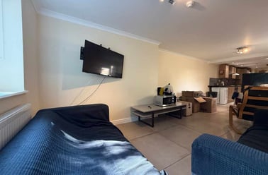 Cathays, Cardiff - Image 3