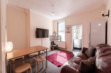 Salford, Pendleton - Image 2