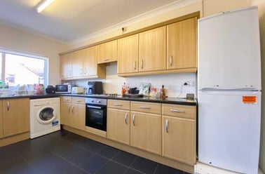 Cathays, Cardiff - Image 2