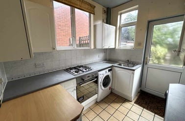 Victoria Park Road, Clarendon Park, Leicester - Image 2