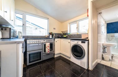 Roath, Plasnewydd, Cardiff - Image 3