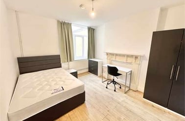 Pantygwydr Road, Uplands, Swansea - Image 2