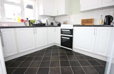 Roath, Penylan, Cardiff - Image 2