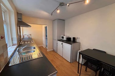 Roath, Plasnewydd, Cardiff - Image 2