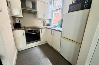 Clarkegrove Road, Broomhall, Sheffield - Image 2