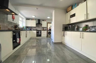 Roath, Plasnewydd, Cardiff - Image 2