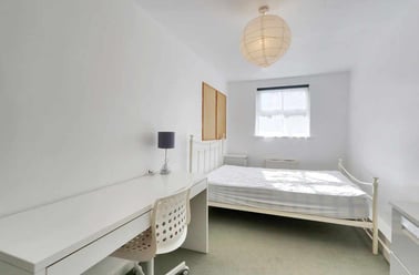 Victoria Road, St James, Exeter - Image 2