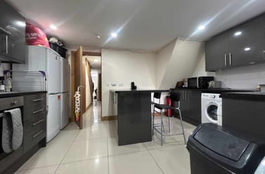 Cathays, Plasnewydd, Cardiff - Image 2